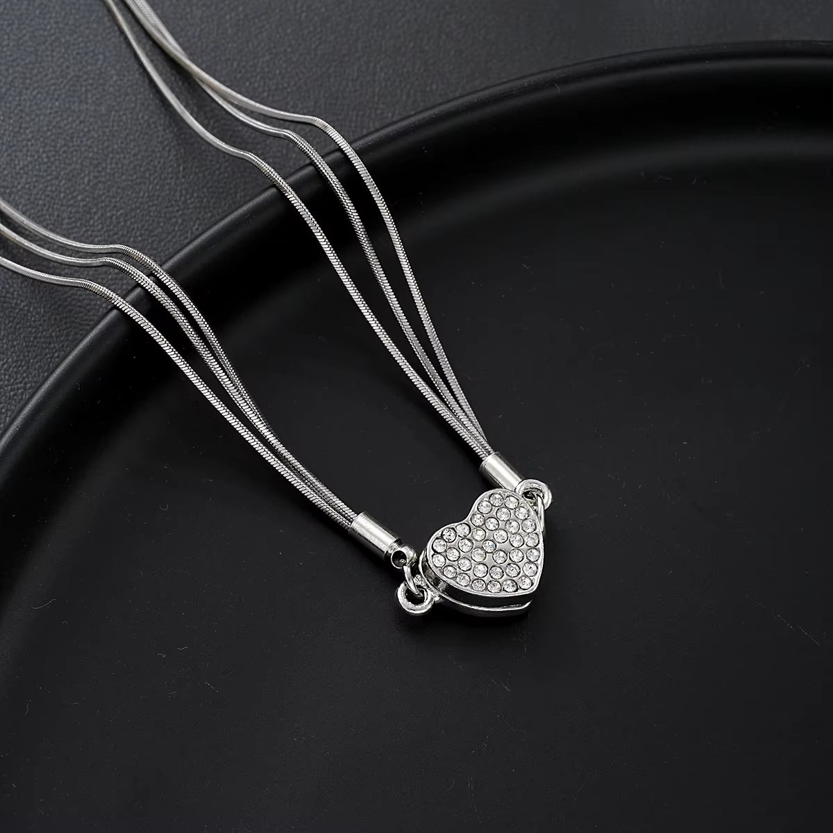 Elegant Heart Shaped Zircon Pendant Necklace Fashion Multilayer Magnetic Clasp Clavicle Chain for Women New Party Gift Jewelry