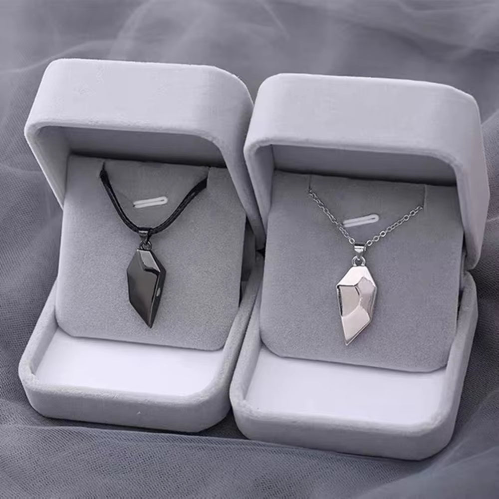 Korean Fashion Magnetic Couple Necklace for Lovers Gothic Punk Heart Pendant Necklace for Men Women Necklaces Party Gift Jewelry