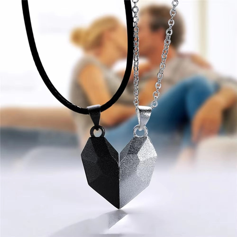 Korean Fashion Magnetic Couple Necklace for Lovers Gothic Punk Heart Pendant Necklace for Men Women Necklaces Party Gift Jewelry
