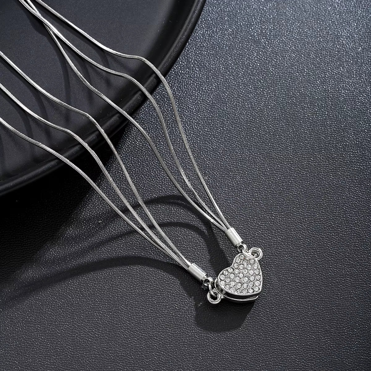 Elegant Heart Shaped Zircon Pendant Necklace Fashion Multilayer Magnetic Clasp Clavicle Chain for Women New Party Gift Jewelry